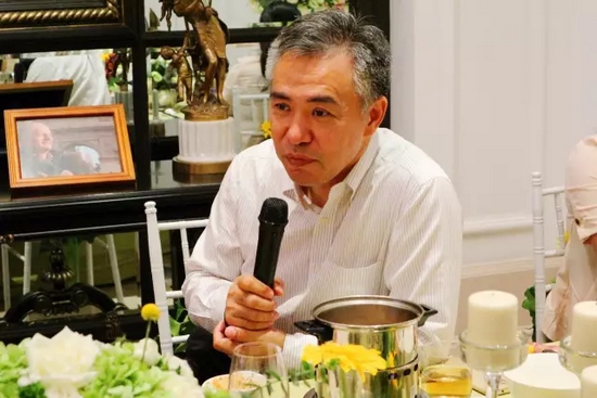 就藝術(shù)品投資收藏、人工智能、基因檢測(cè)等話題，劉東曉博士一一做了分析講解。