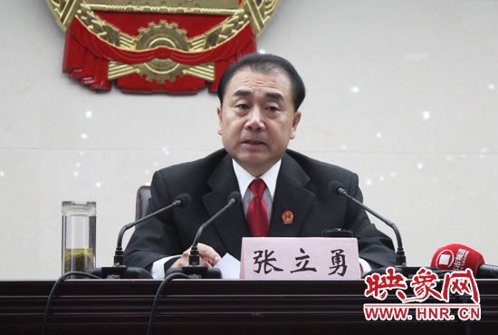省高院院長張立勇說，全省法院一定要堅(jiān)定為農(nóng)民工討薪的立場(chǎng)不動(dòng)搖