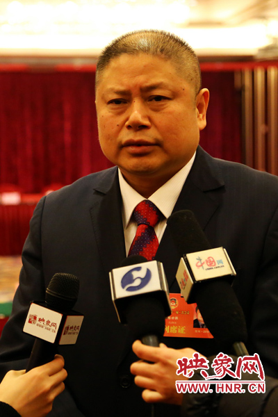 全國(guó)政協(xié)委員，河南弘昌集團(tuán)、信陽(yáng)毛尖集團(tuán)董事長(zhǎng)陳世強(qiáng)