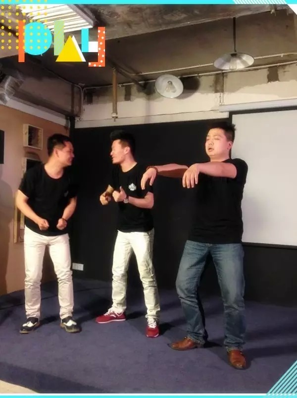 能看出這個場景主題是衛(wèi)生紙嗎？我讀書少，你別騙我……