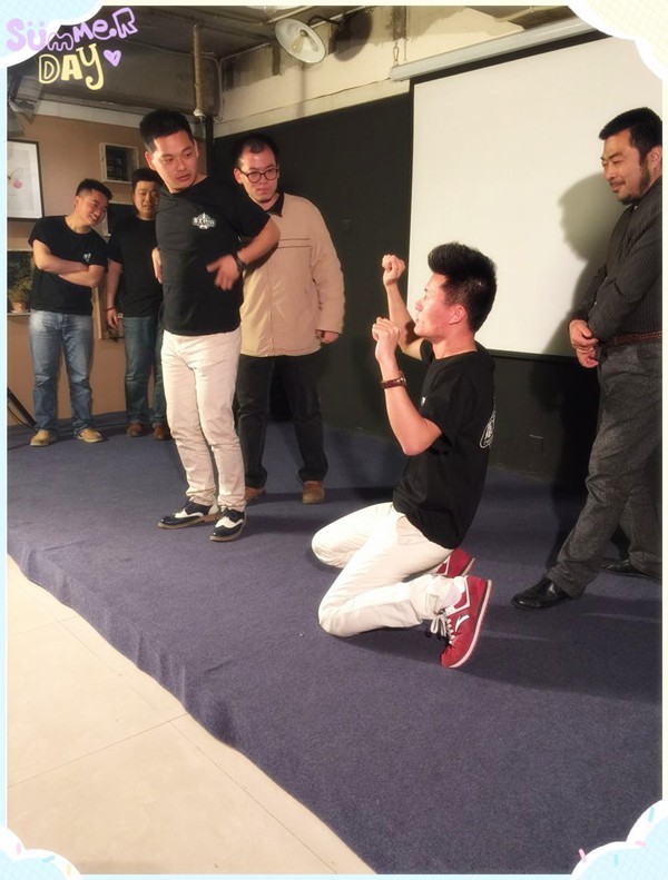 難度增加，連動作都由觀眾設(shè)定~行軍打仗中，路飛是有多怕死？