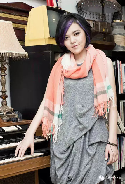 劉思涵，2011年9月發(fā)行首支個人單曲《走在冷風中》。種子音樂簽約藝人。