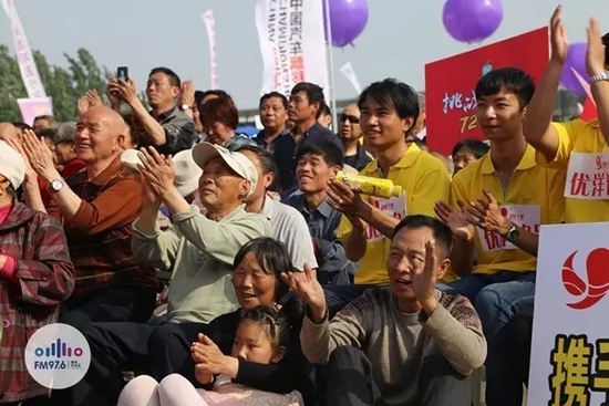 看你們的表情就知道，你們?cè)谙耄賮硪欢危? oldsrc=