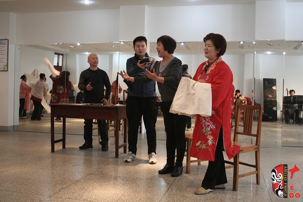 著名戲曲節(jié)目主持人、河南電臺戲曲廣播當家小生月陽錄制現場花絮