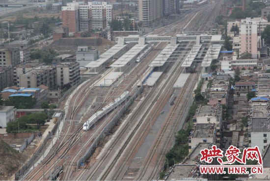 本次運(yùn)行試驗(yàn)由2列CRH2A型動(dòng)車(chē)組擔(dān)當(dāng)，計(jì)劃試驗(yàn)速度為每小時(shí)200公里。