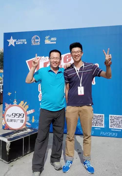 主播鄭強(qiáng)，這兩條大長(zhǎng)腿，恩…適合去學(xué)游泳