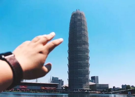 鄭州的新高度，鄭州會(huì)展賓館，高280米。