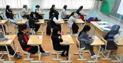 　藝術(shù)生不僅需要專業(yè)課優(yōu)秀，文化課成績也必須達(dá)標(biāo)
