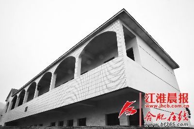 事發(fā)小學。晨報記者 高博 攝
