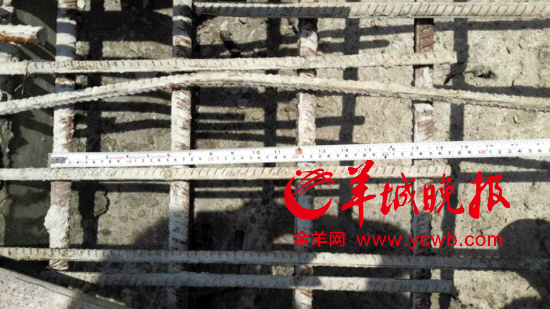 黃建清提供的E出入口鋼筋間距，顯示為15厘米