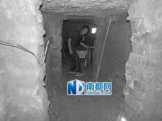 昨日，工人在地宮內(nèi)。CFP圖片