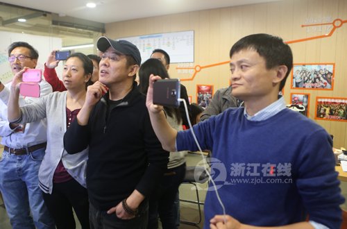 李連杰現(xiàn)身阿里巴巴，助陣雙十一。
