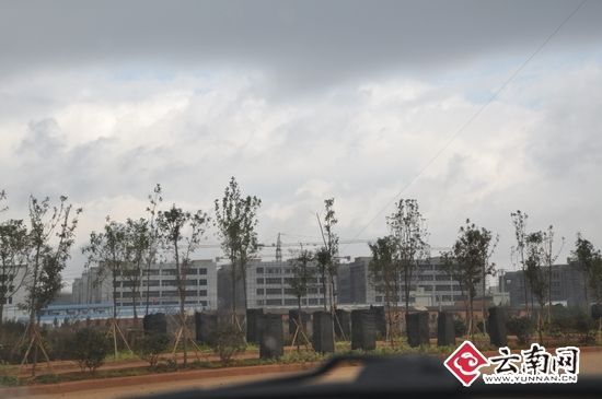2010年11月的時候，爭議土地上已經(jīng)是密布的高樓群。
