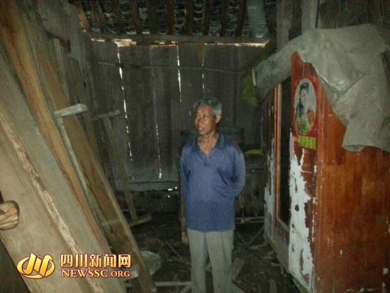 王本余的堂兄王本武向四川新聞網(wǎng)記者介紹王本余還剩下的財(cái)物。