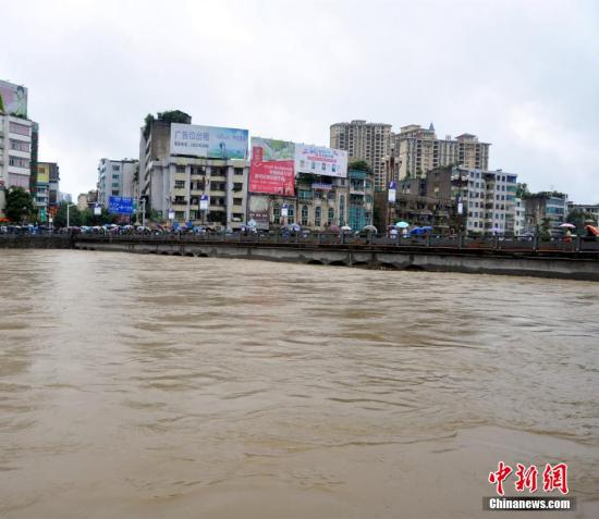 7月15日，貴州湄潭縣普降大到暴雨，遭受二十年一遇的洪澇災(zāi)害。