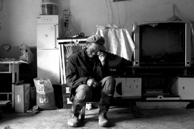 今年73歲的錢智遠(yuǎn)說起女兒錢仁鳳不禁老淚縱橫。