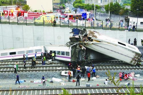 當(dāng)?shù)貢r間24日晚，西班牙一列火車在圣地亞哥-德孔波斯特拉附近脫軌，造成至少78人死亡、上百人受傷。