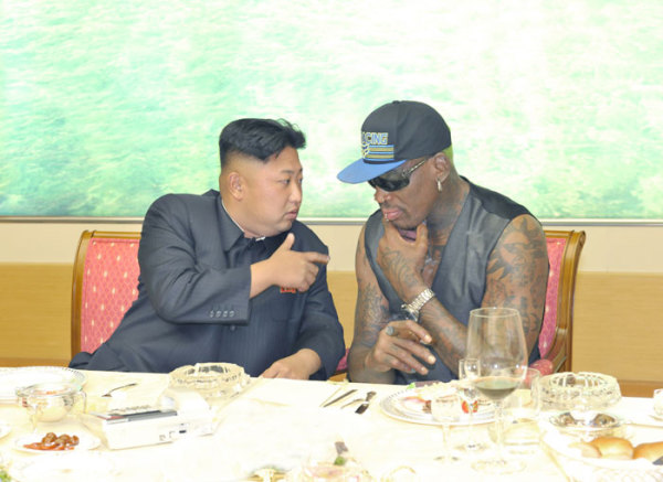 近日，朝鮮最高領(lǐng)導(dǎo)人金正恩已在平壤再次會(huì)見(jiàn)并宴請(qǐng)了正在朝鮮訪問(wèn)的前美國(guó)全國(guó)籃球協(xié)會(huì)(NBA)球星羅德