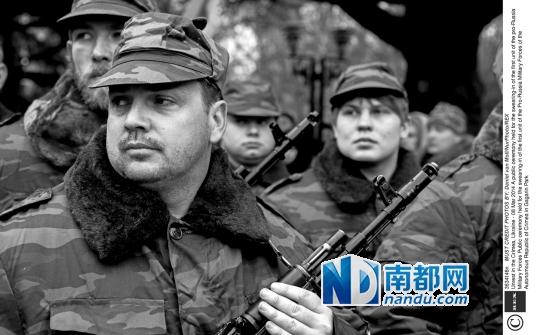 9日，烏克蘭克里米亞自治共和國(guó)的親俄武裝士兵舉行宣誓儀式。