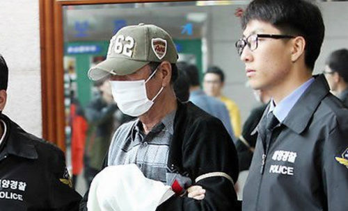 資料圖片：韓國檢方和警方聯(lián)合調(diào)查本部15日對“世越”號客輪的15名船員進行逮捕起訴。