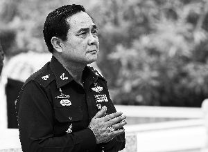 8月21日，巴育在泰國(guó)春武里府出席軍方活動(dòng)。 新華社發(fā)