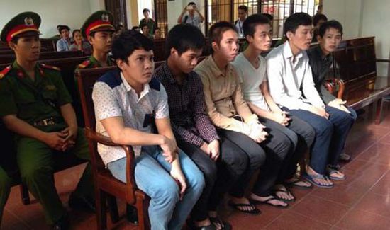 　12月3日，越南邊和市人民法院判處參與反華騷亂的6名罪犯1年至2年6個(gè)月不等的有期徒刑。