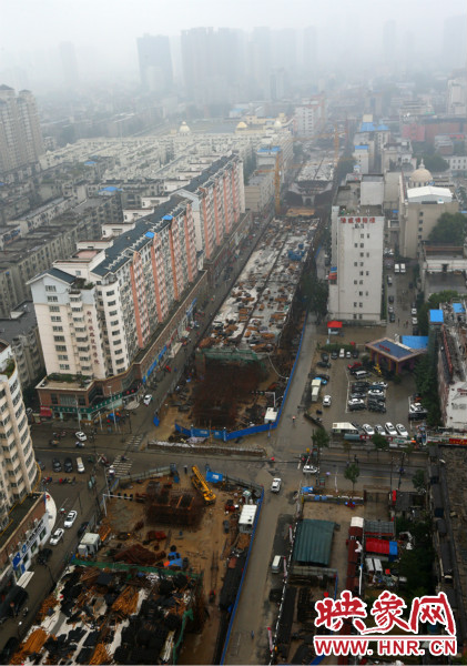 隴海路高架橋已雛形顯現(xiàn)。