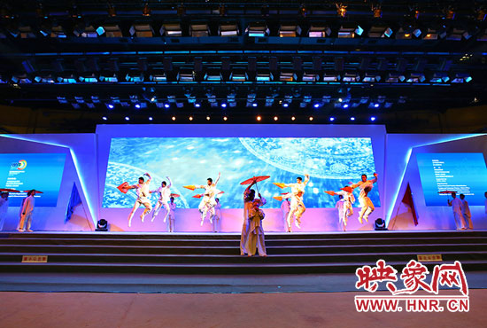 現(xiàn)場(chǎng)表演。