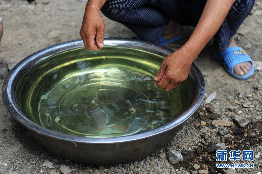 地下水成“綠茶”　污染二十多年該誰治？