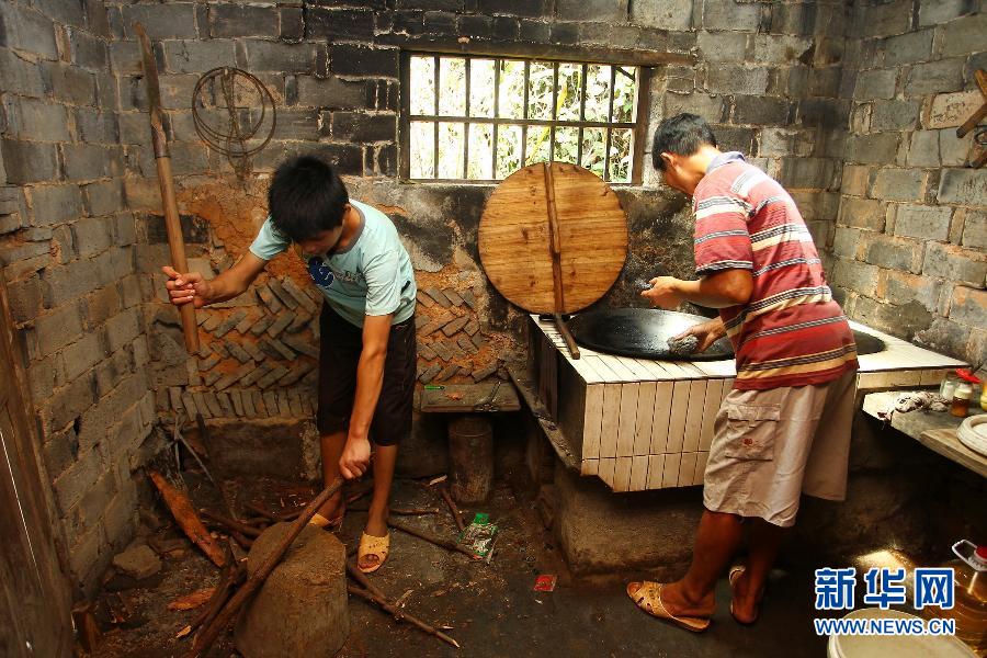 農(nóng)場棚戶區(qū)的最后留守家庭：留下的是回憶，迎來的是幸福