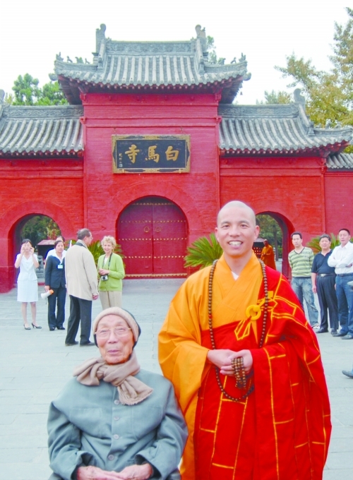 邵逸夫百歲游河南：龍門石窟、白馬寺曾留下足跡