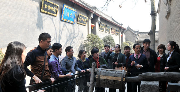 康百萬莊園、杜甫故里景區(qū)迎江蘇旅游踩線團(tuán)