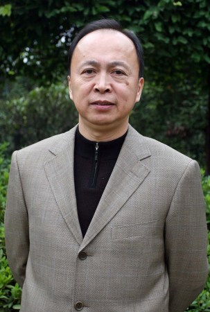 2007年11月5日，十七大黨代表湘西自治州州委書(shū)記童名謙。