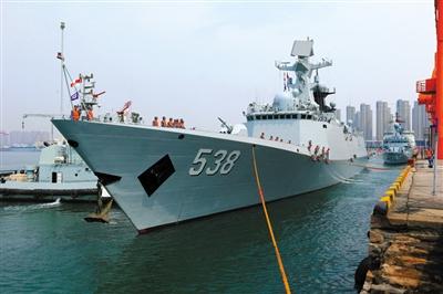 中國導(dǎo)彈護(hù)衛(wèi)艦煙臺艦——滿載排水量4000余噸，艦長134.1米，艦寬16米，是我國自主設(shè)計(jì)、研制的