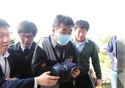 　4月19日，“歲月”號(hào)船長李俊錫被正式逮捕資料圖片。