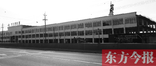 家居建材城已經(jīng)封頂，可耿莊村的安置房還未見蹤影。
