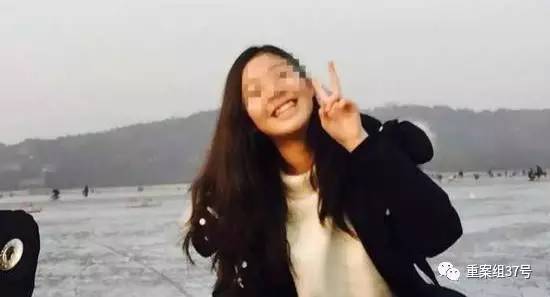 17歲高中男生教室里掐死女同學，被訴故意殺人和強奸