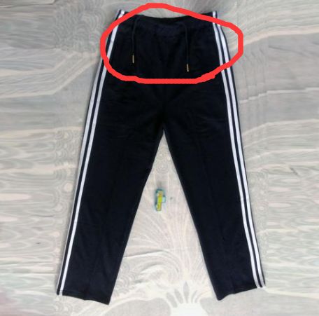 嚇哭！6歲男孩被夾斷手指 罪魁禍?zhǔn)拙故切７? oldsrc=