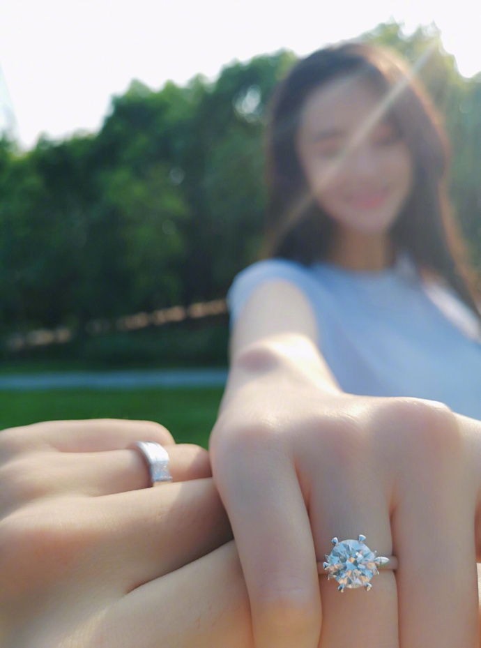 張馨予的婚紗成了淘寶爆款，知道價(jià)格后讓人大跌眼鏡！