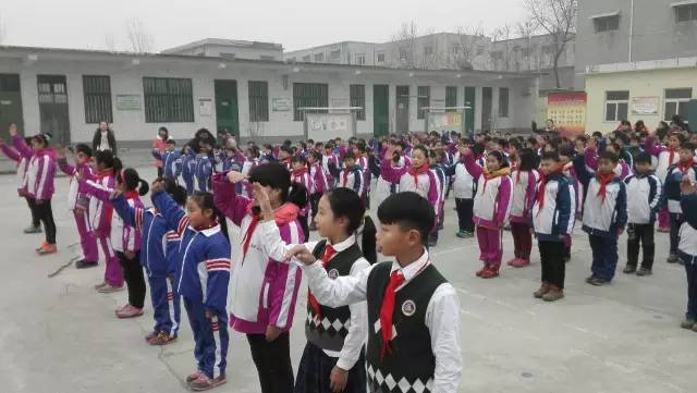 關(guān)愛留守兒童送溫暖，帶去我們冬日的關(guān)愛