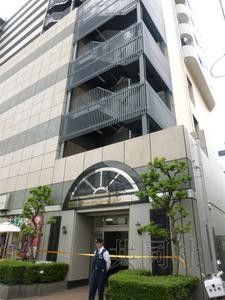 5月27日，埼玉縣蕨市一公寓樓發(fā)生疑似強(qiáng)迫殉情案，一名日本人男性和一名中國(guó)籍女性死亡。
