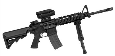 M4 卡賓槍，戰(zhàn)斗全重：3.4公斤，最大有效射程：600米，全槍長：840mm，空槍重：2.88公斤