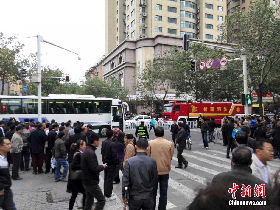 自治區(qū)和烏魯木齊市有關(guān)部門迅速處置，傷員已全部送往醫(yī)院救治。