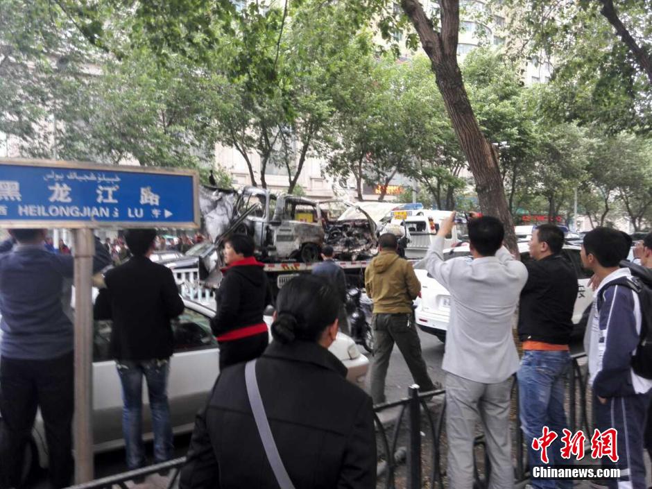 自治區(qū)和烏魯木齊市有關(guān)部門迅速處置，傷員已全部送往醫(yī)院救治。