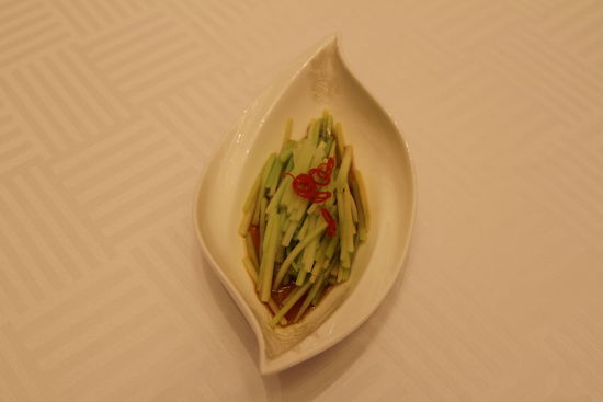 白灼翠芥蘭。 花惠生 供圖