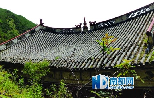 　照光寺在致歉微博中稱，該寺位于蒼山之上，年久失修，且沒(méi)有防火通道。