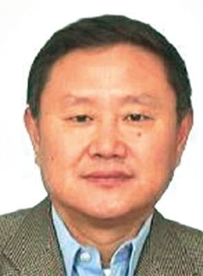 胡奉憲 現(xiàn)年60歲，外逃前任四川韻律實業(yè)發(fā)展公司總經(jīng)理、董事長，2009年11月逃往美國或澳大利亞。