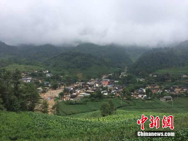 7月28日,云南省保山市隆陽區(qū)瓦房鄉(xiāng)喜坪村上坪小組發(fā)生山洪災害,造成3戶人家9人被沖走。