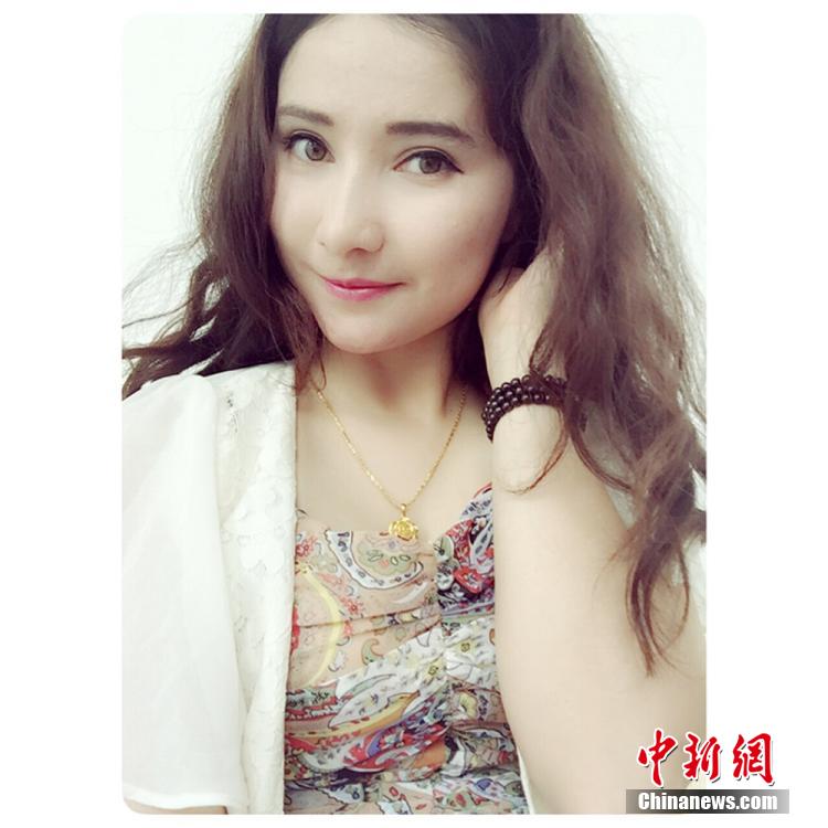 新疆兵團(tuán)女民警生活照走紅網(wǎng)絡(luò) 被譽“最美警花”