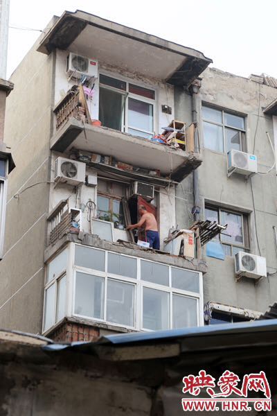 據(jù)了解，該棟房屋建造于1986年，距今已經(jīng)30年。